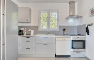 3 Bedroom Lovely Home In Tourves - Tourves - 3