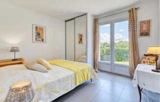 3 Bedroom Lovely Home In Tourves - 2