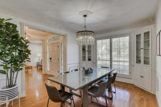 Amazing Luxury 5 Bedrooms Home with Private Pool - Richardson - 8
