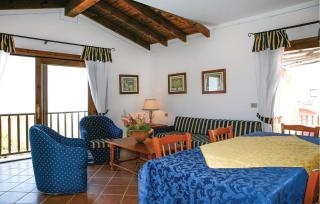 Cozy Apartment In Punta Su Turrione - 1