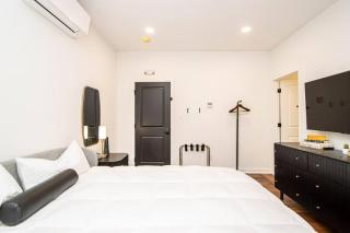 Heart of Downtown, Walk to Bathhouses, Restaurants Room # 202 - 7