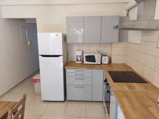 Private, 2 Bedroom House with Pool and Parking - 1