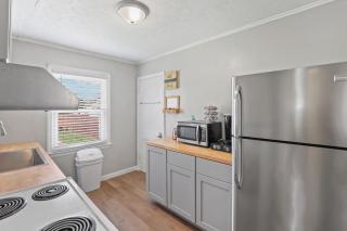 Housepitality- The Bungalow -2 BR - Columbus - 3