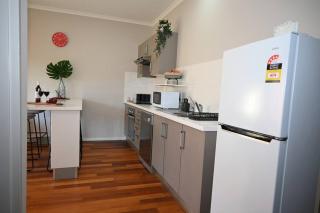Mawson Red - Free Pool access -Onsite Parking-Netflix-5 mins to Mawson Interchange - 9