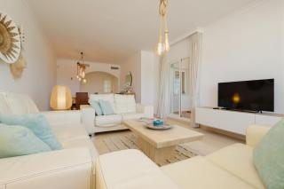 Holiday apartment with private terrace, just 10 minutes by car from Elviria Beach, Marbella - Marbella - 5