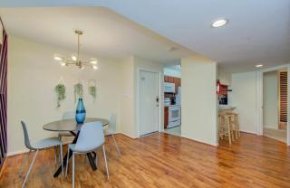 3 Bedrooms Spacious Central Condo w Pool - Houston - 9