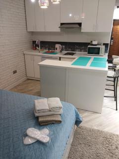 ЖК Радужный на Майлина 54 аэропорт 5 минут, перед Озером - 0