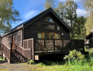 Rowan Log Cabin - 0