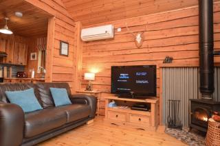 Rowan Log Cabin - 7