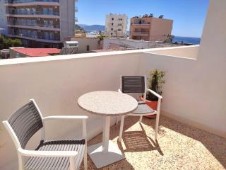 Small apartment (studio) in town with sea view - Rodes - 0