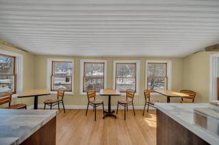 Marmora and Lake Inn Superior Apartment-Victorian Diner Restaurant - Marmora - 8