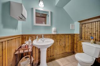 Marmora and Lake Inn Superior Apartment-Victorian Diner Restaurant - Marmora - 5