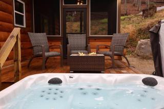 Rustic Modern Cabin with Hot Tub near rafting and Great Smokey Mountains - Bryson City - 5