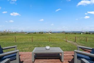 Sunset Vista Beach House - 7