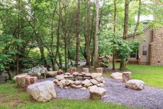 Cork's Creekside By Stony Brook Cabins - 1