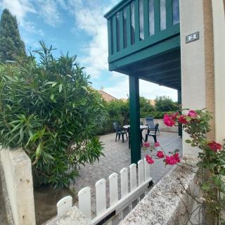 Superbe Appartement T2, terrasse, piscine et parking, Eden Roc II - 1