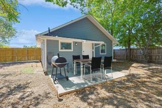 Rustic Retreat with Historic Charm 3 Bedrooms - McKinney - 6