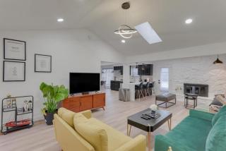 Texas Designer Home with Private Hot Tub and Pool - North Richland Hills - 6