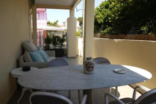 Nelli's Home near the airport, sea and port - 8