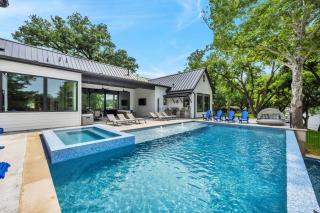 Palm Paradise on Lake LBJ with Concierge Services - Burnet - 8
