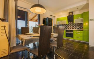 Awesome Home In Saini With House A Panoramic View - Kmeti - 5