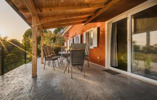 Awesome Home In Saini With House A Panoramic View - Kmeti - 2