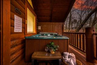 Log Cabin, Hot Tub, Fireplace, Pool Table & Views! - 2