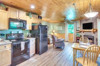 Charming Fox Den Cabin in Whittier with Hot Tub! - 2