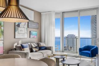Wake Up To Ocean Views - Stunning 2BDR & 2BA Condo STEPS AWAY FROM THE OCEAN - Hollywood - 3
