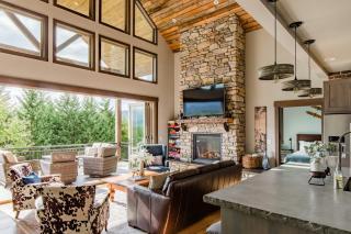 Dreamy Views, Pool Access, Game Room, Fire Pit - Ronald - 2