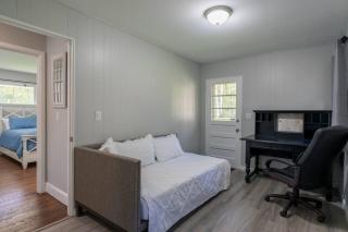 Lakeside Retreat - 8