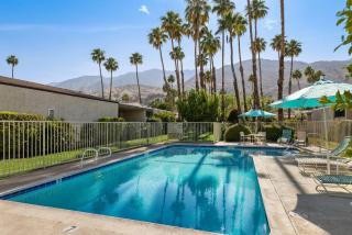 *Condo - 490 E Via Ensenada Cir, 92264 - Palm Springs - 2