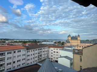 Helle großzügige Dachgeschoss Wohnung I Parkplatz I Schloss Blick #Cosiness Company - Schwerin - 6