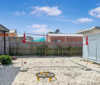 Beachside Bliss - Breakfast, Walk to Schooners, Sleeps 15, Fenced Privacy - Panama City Beach - 7