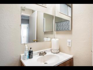 4 bed 2 bath Reno with Private Pool - Las Vegas - 9