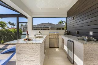 Gorgeous! Heated, Saltwater Pool and Spa, Custom Outdoor Kitchen - Villa Still Waters - Roelens - 7