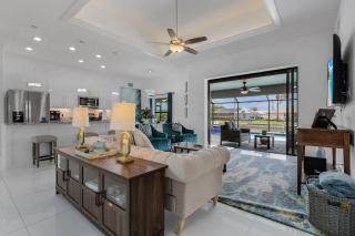 Serene Canal Views, Paddle Board, Bicycles, Heated Pool and Spa - Villa The Great Escape - Cape Coral - 5