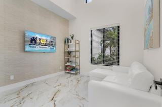 BRAND NEW! Heated Pool and Spa, Game Room - Villa Coco Blanco - Roelens - 4