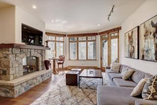 4 Bedroom Luxury Townhome In Lionshead Village - 7
