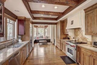 4 Bedroom Luxury Townhome In Lionshead Village - 2