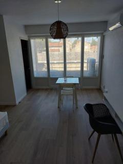 Jolie studio entièrement rénové et climatisé - Avignon - 2