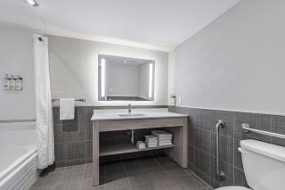 Holiday Inn Express Hotel & Suites Saint - Hyacinthe by IHG - Saint-Hyacinthe - 3
