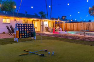 Sunshine Oasis! Heated Pool, Mini Golf, Sleeps 12 - Scottsdale - 8