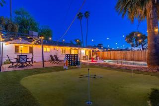 Sunshine Oasis! Heated Pool, Mini Golf, Sleeps 12 - Scottsdale - 4