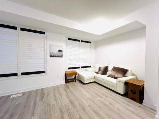 2 Bright Bedroom House at Stouffville - Stouffville - 3