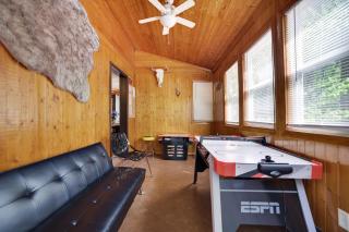 Chalet renovated Near Casino, Camelback , Kalahari 4bdrms firepit hot tub game room - Tobyhanna - 5
