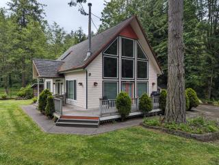 Fox Paws Luxury Cabin - Hot tub, Fire pit & Pines! - Hansville - 8