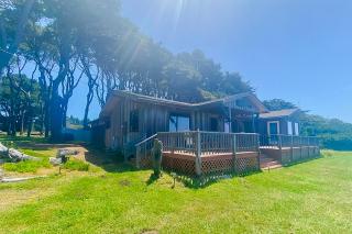 Pomo Cove - Fort Bragg - 0