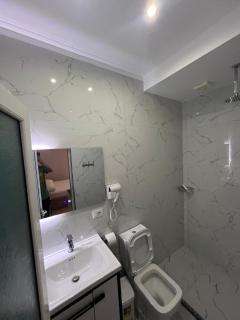 Hotel Vila Flowers - Valona - 6
