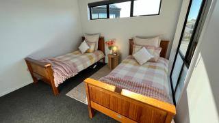 Luxury 2 Bedroom by St James Park - 9